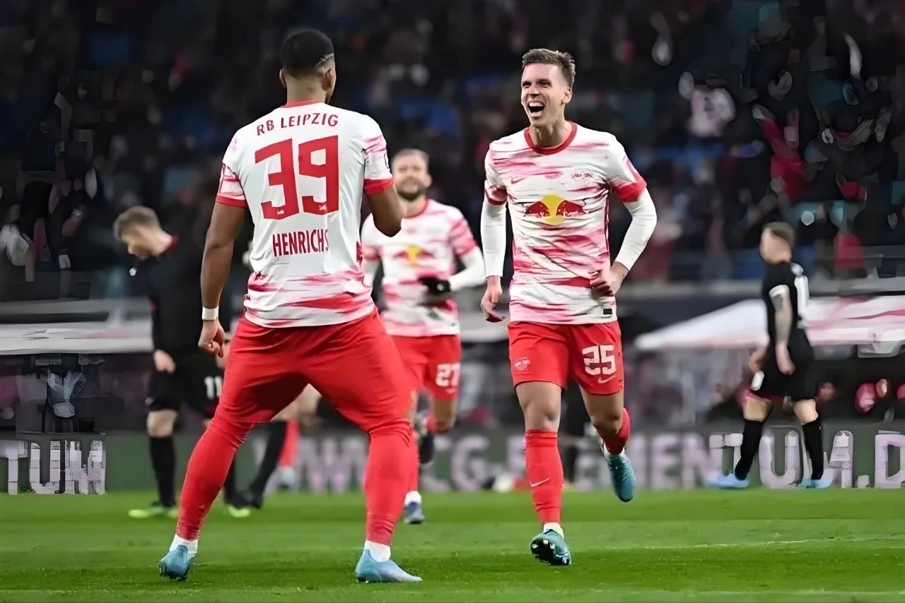 星空体育平台-斯图加特主场难敌对手，再度失利