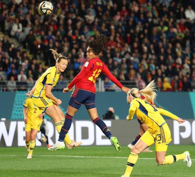 关于西班牙女足士气高涨，战胜瑞典队晋级的信息