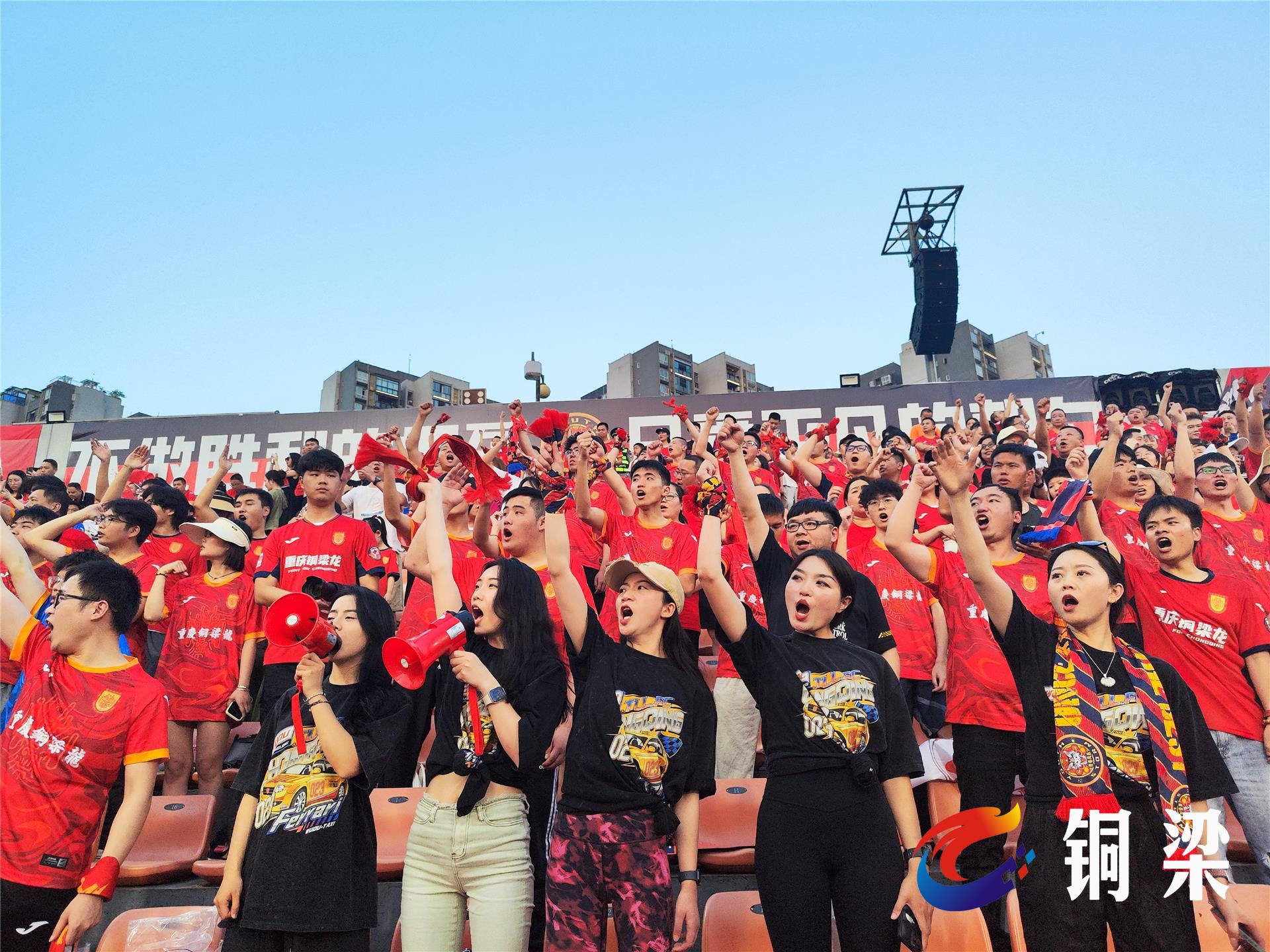 体育竞技场面激烈刺激，球迷心情澎湃