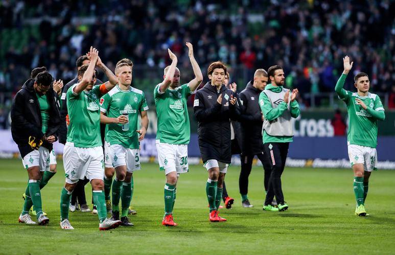 星空体育平台-法兰克福抢分机会突袭，冲刺欧战资格