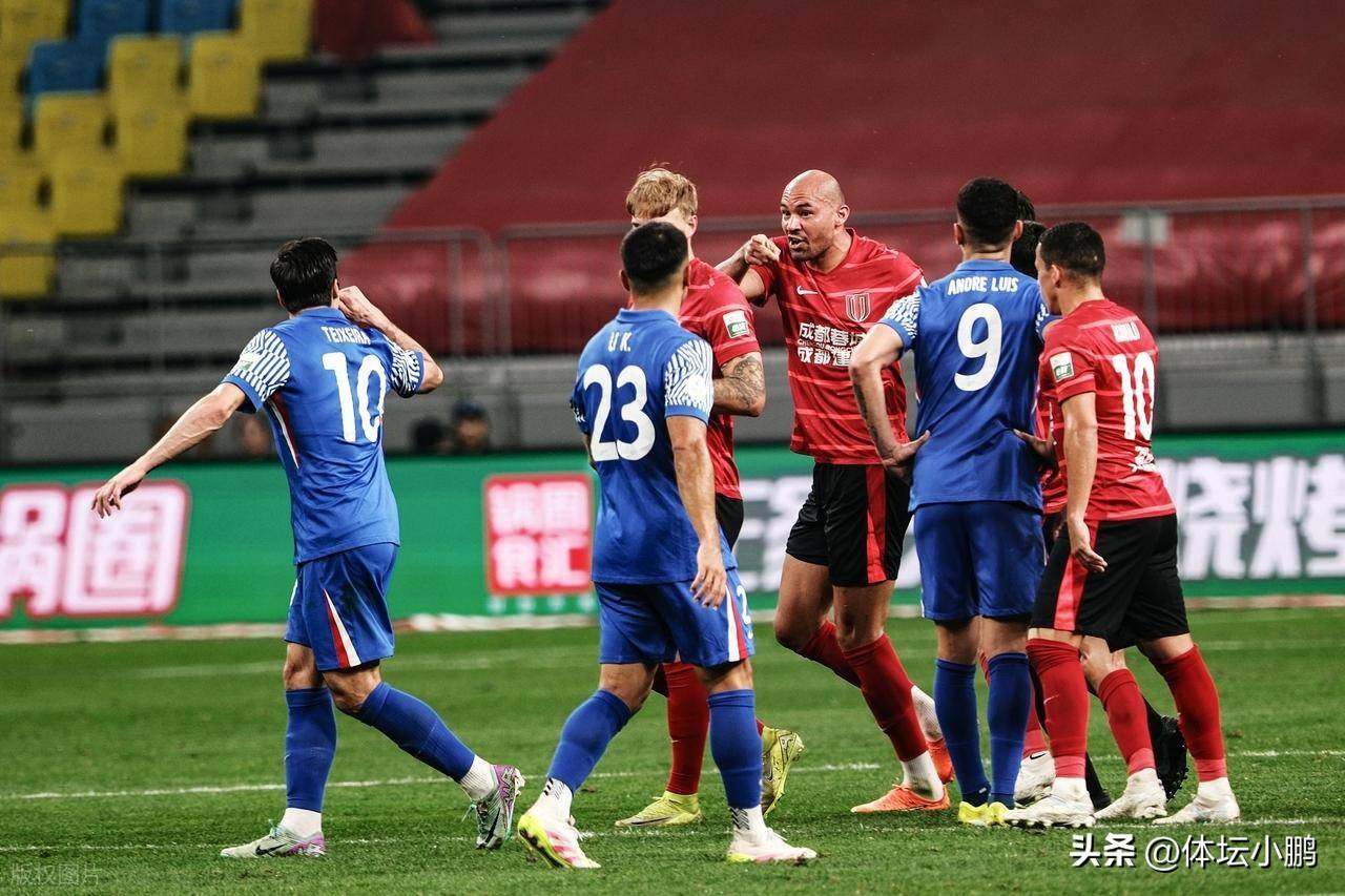 星空体育app下载-双方苦战至最后时刻，比赛悬念重重