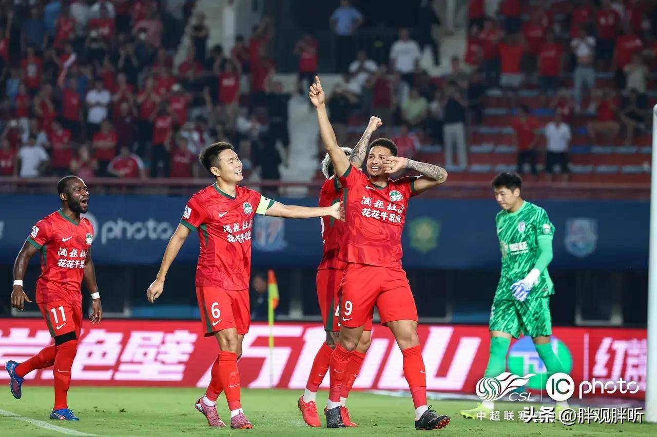 以攻为守,球队采取进攻战术赢得胜利 以攻为守,球队采取进攻战术赢得胜利