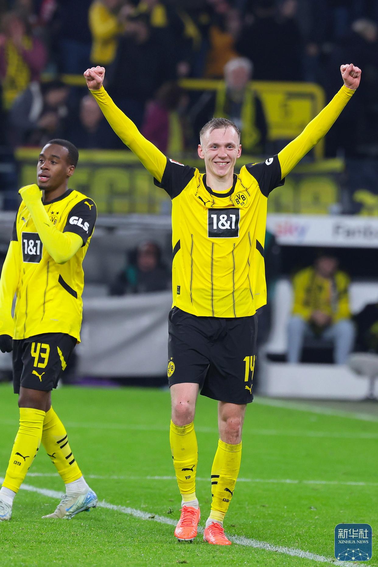 德甲豪门巅峰对决,多特蒙德险胜晋级下一轮 德甲豪门巅峰对决,多特蒙德险胜晋级下一轮