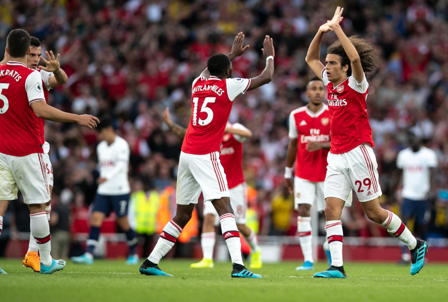 阿森纳主场大胜谢菲联，继续追赶前四