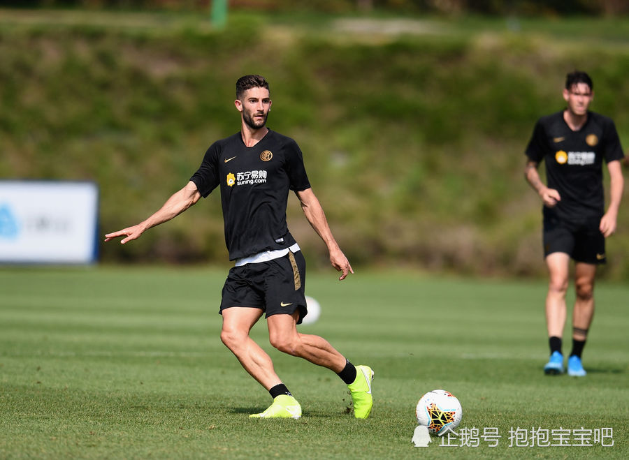 星空体育官方-苏宁集团将国际米兰俱乐部出售给美国投资公司，引发球迷热议的简单介绍