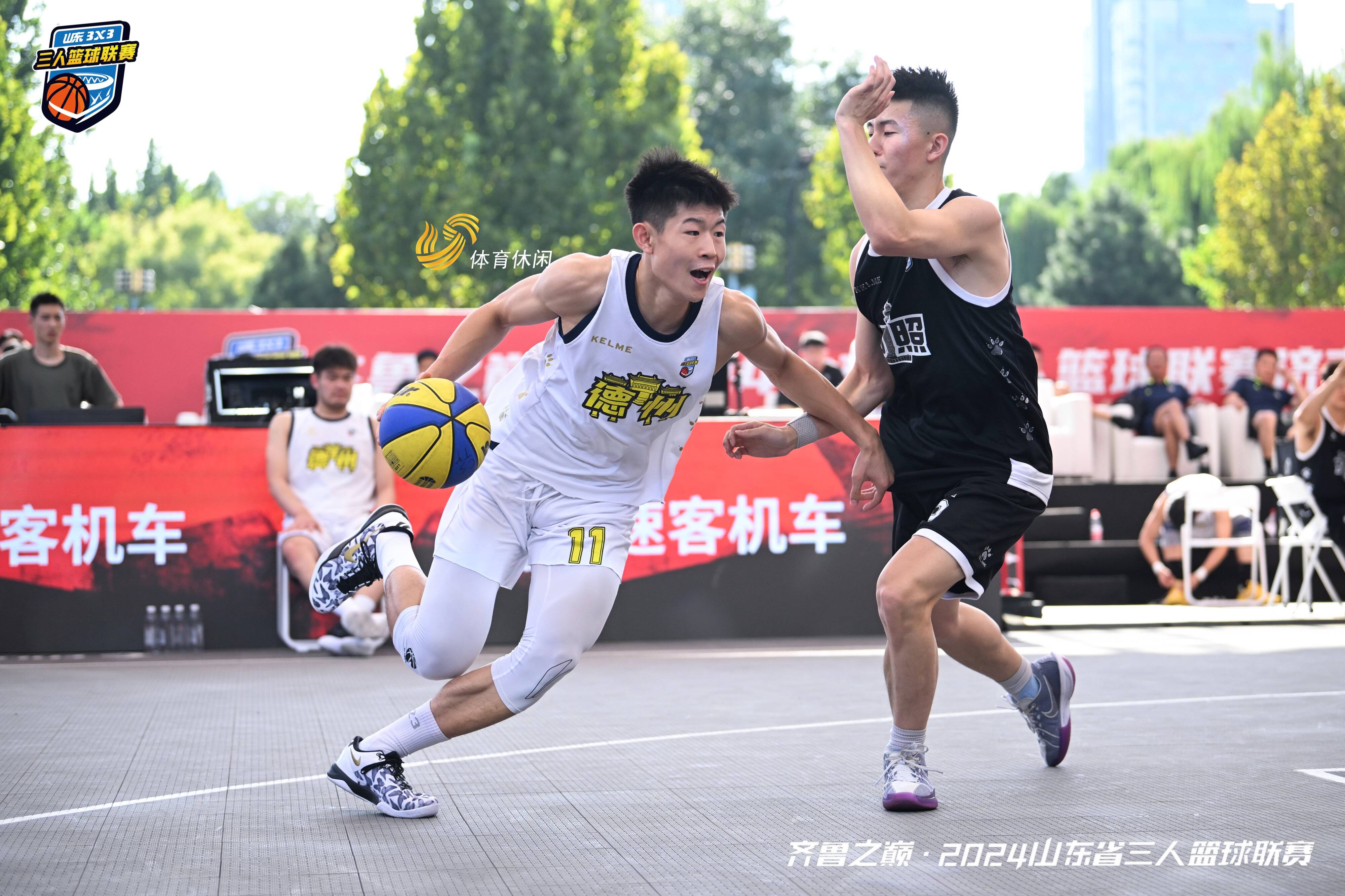 星空体育活动-包含山东男篮客场作战，球队团结拼搏的词条