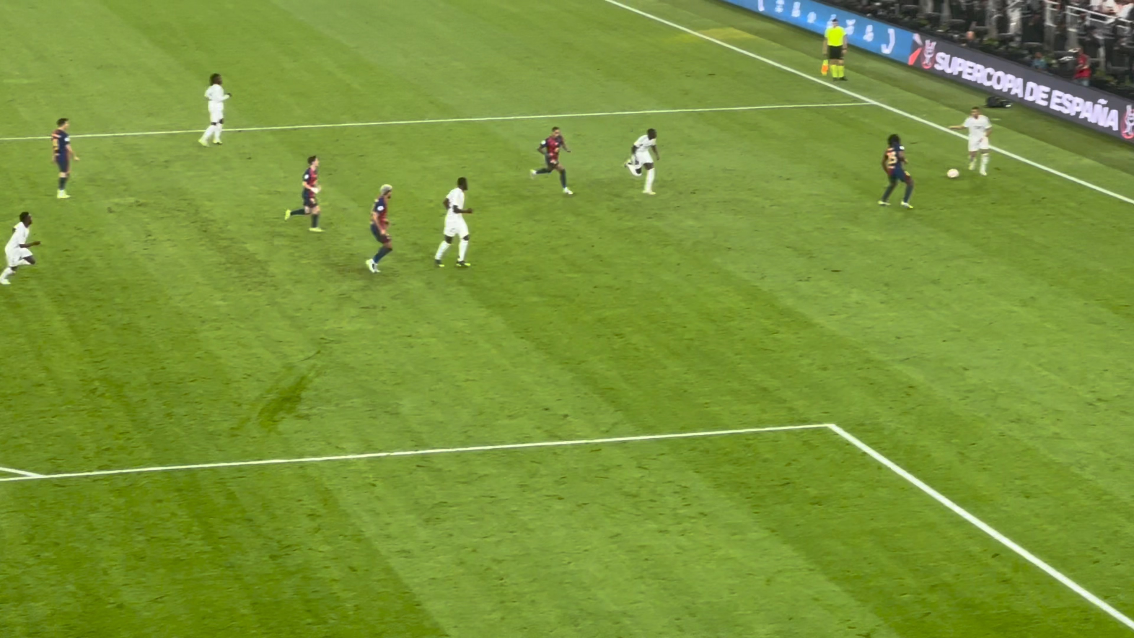 星空体育活动-包含巴塞罗那遭遇挑战，险胜晋级的词条