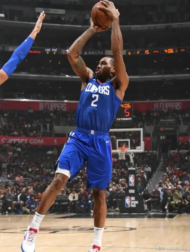 星空体育竞技-快船不敌开拓者，伦纳德关键时刻失手