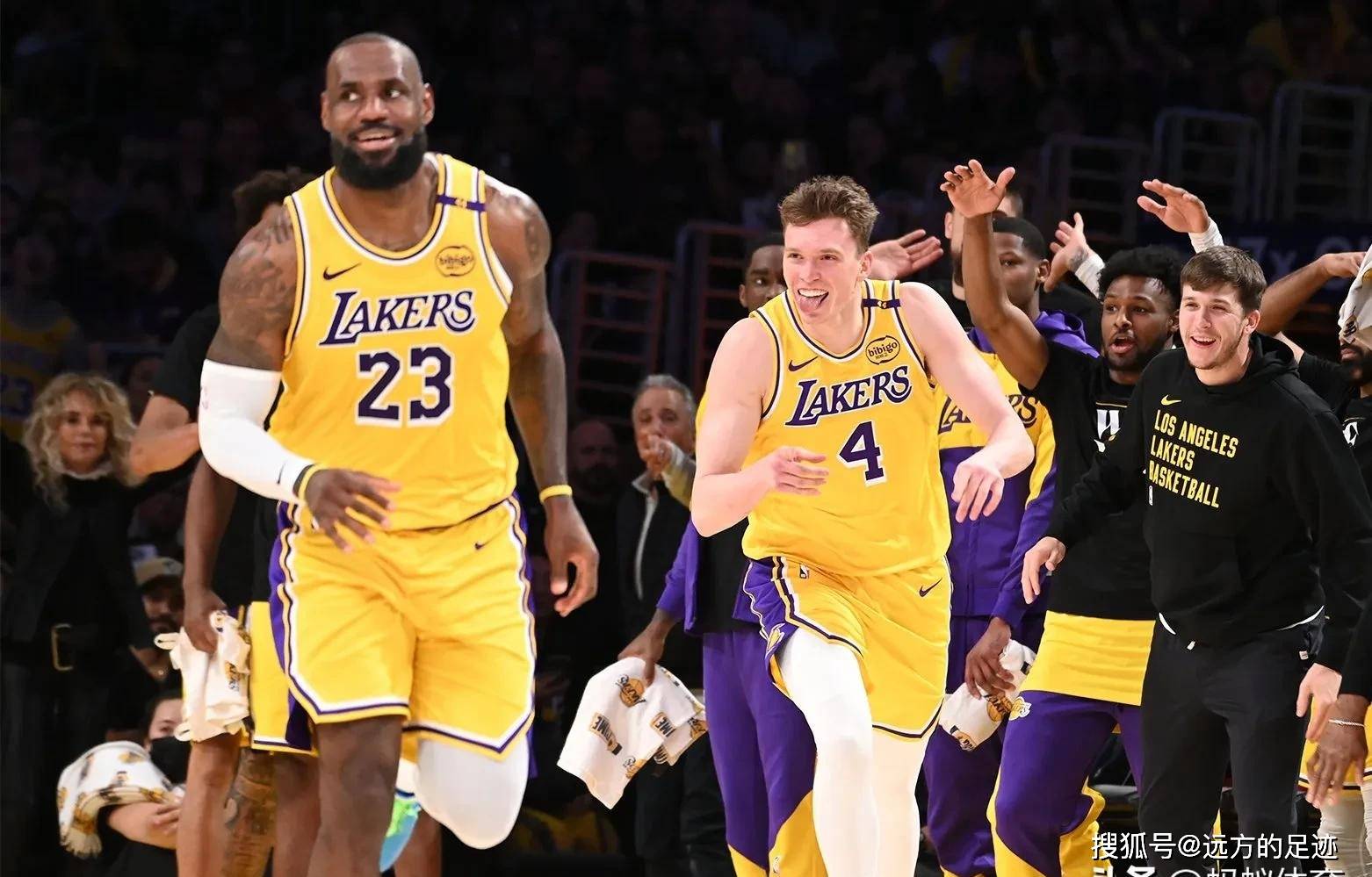 星空体育官方-包含湖人队大比分击败对手，比赛状态火热的词条