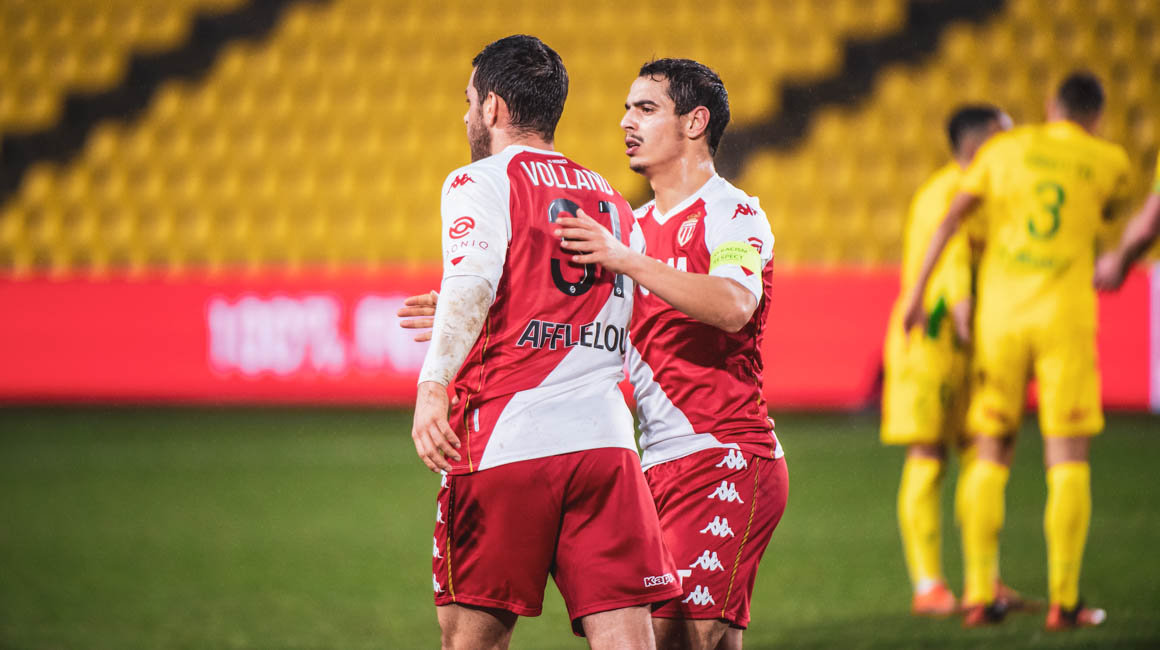 关于摩纳哥队新引援表现抢眼，球队士气大振的信息